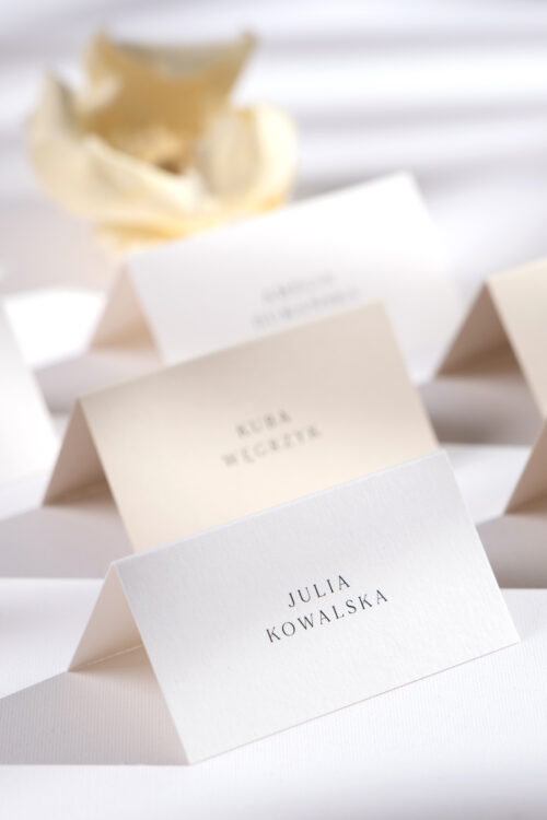 Winietki weselne beżowe minimalistyczne składane - Initials