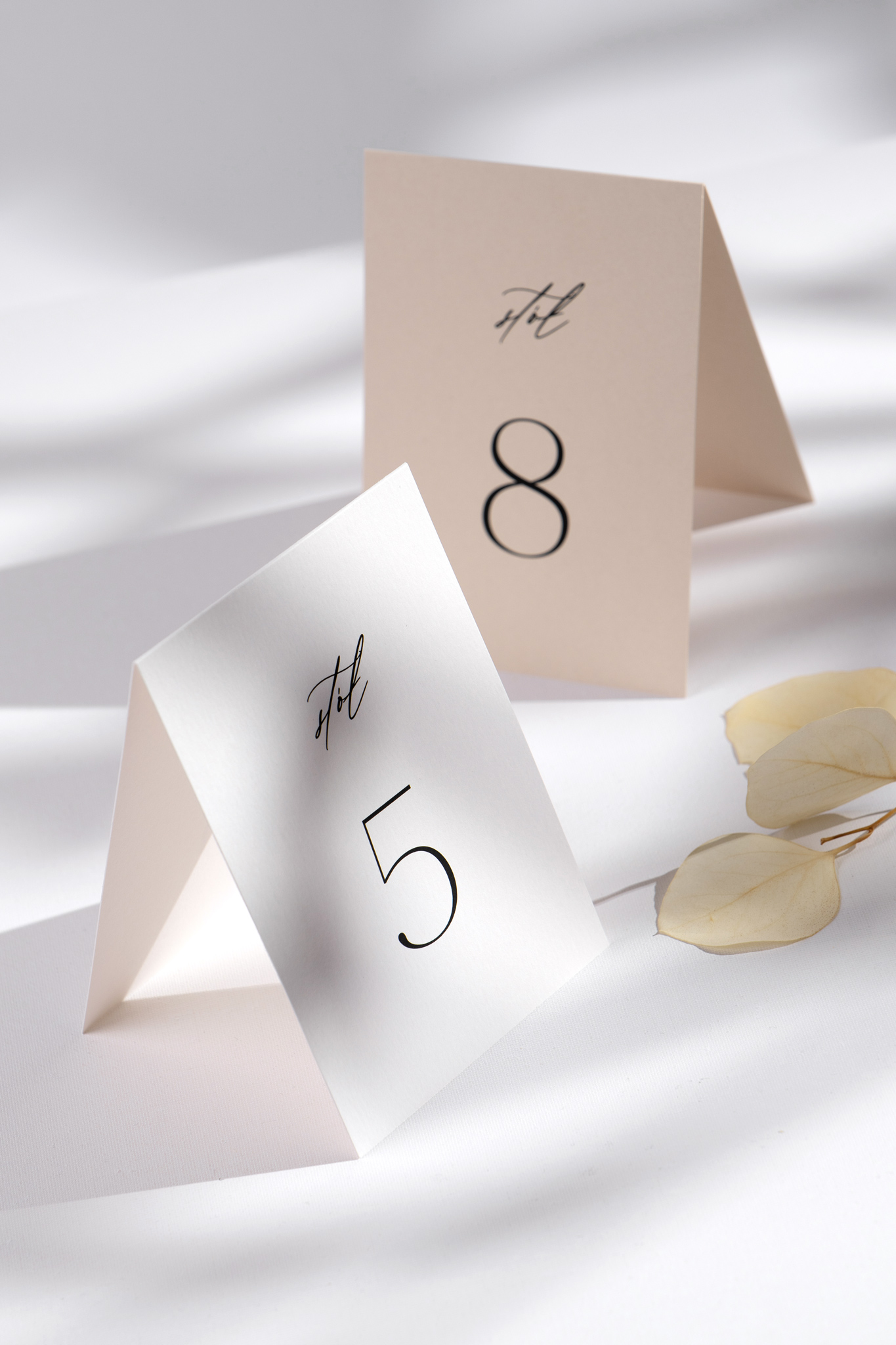 Numery stołów minimalistyczne składane - Initials - obrazek 4