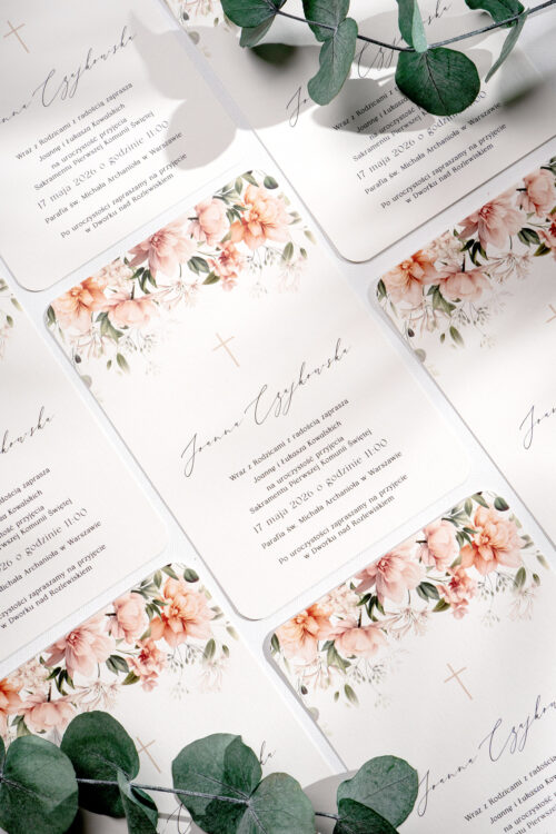 Kwiatowe zaproszenia na pierwszą komunię nowoczesne i eleganckie