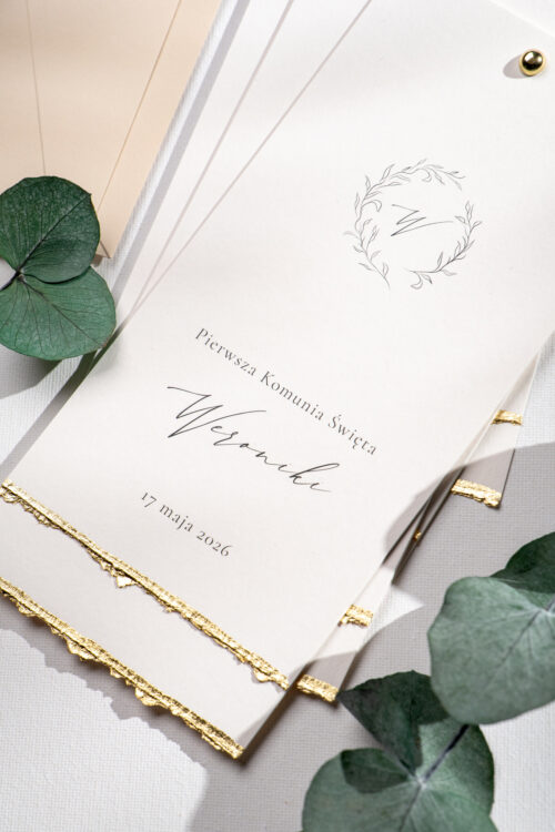 Złocone zaproszenia na komunię z subtelnym wiankiem, eleganckie